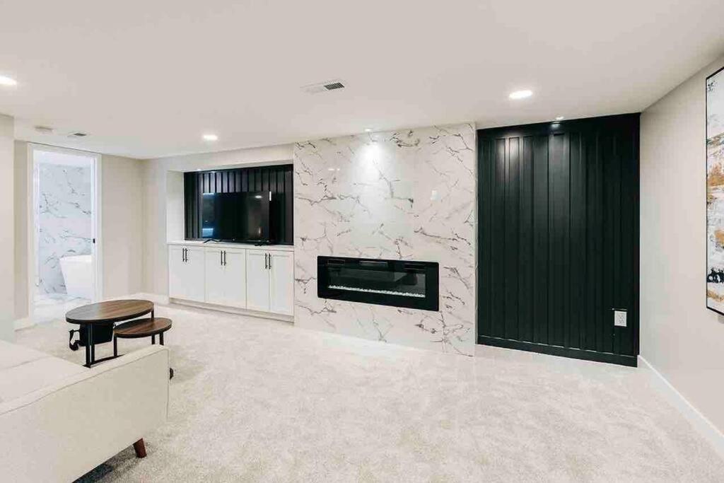 Beautiful Luxury Home Freshly Renovated With Big Yard, Seating & Grill Pad Cottage Grove Exteriér fotografie