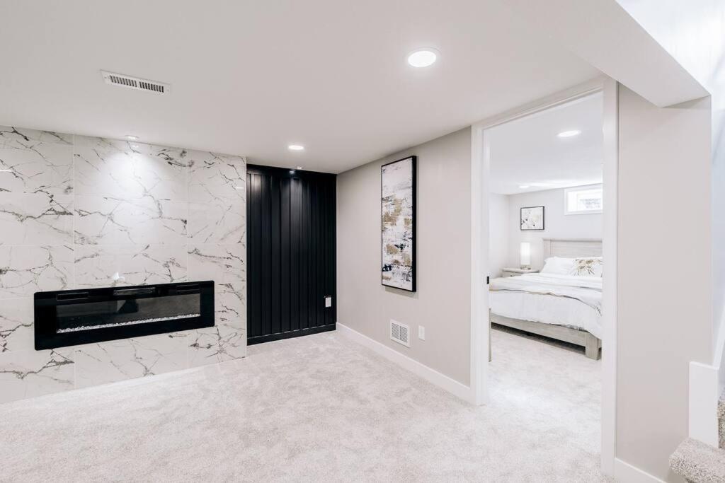 Beautiful Luxury Home Freshly Renovated With Big Yard, Seating & Grill Pad Cottage Grove Exteriér fotografie
