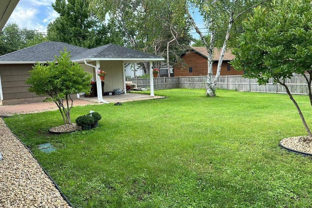 Beautiful Luxury Home Freshly Renovated With Big Yard, Seating & Grill Pad Cottage Grove Exteriér fotografie